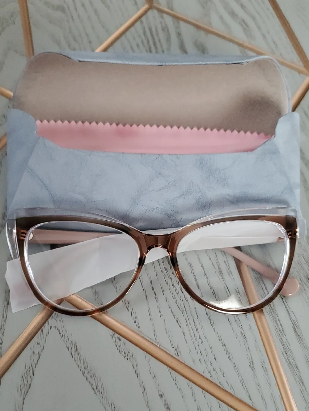 New Doeraymi Blue Light Blocking Cat-Eye Eyeglasses with Pink Cloth. 55-19-150.